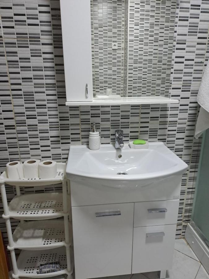 Appartement Enjoy Traveling à Tuzla Extérieur photo